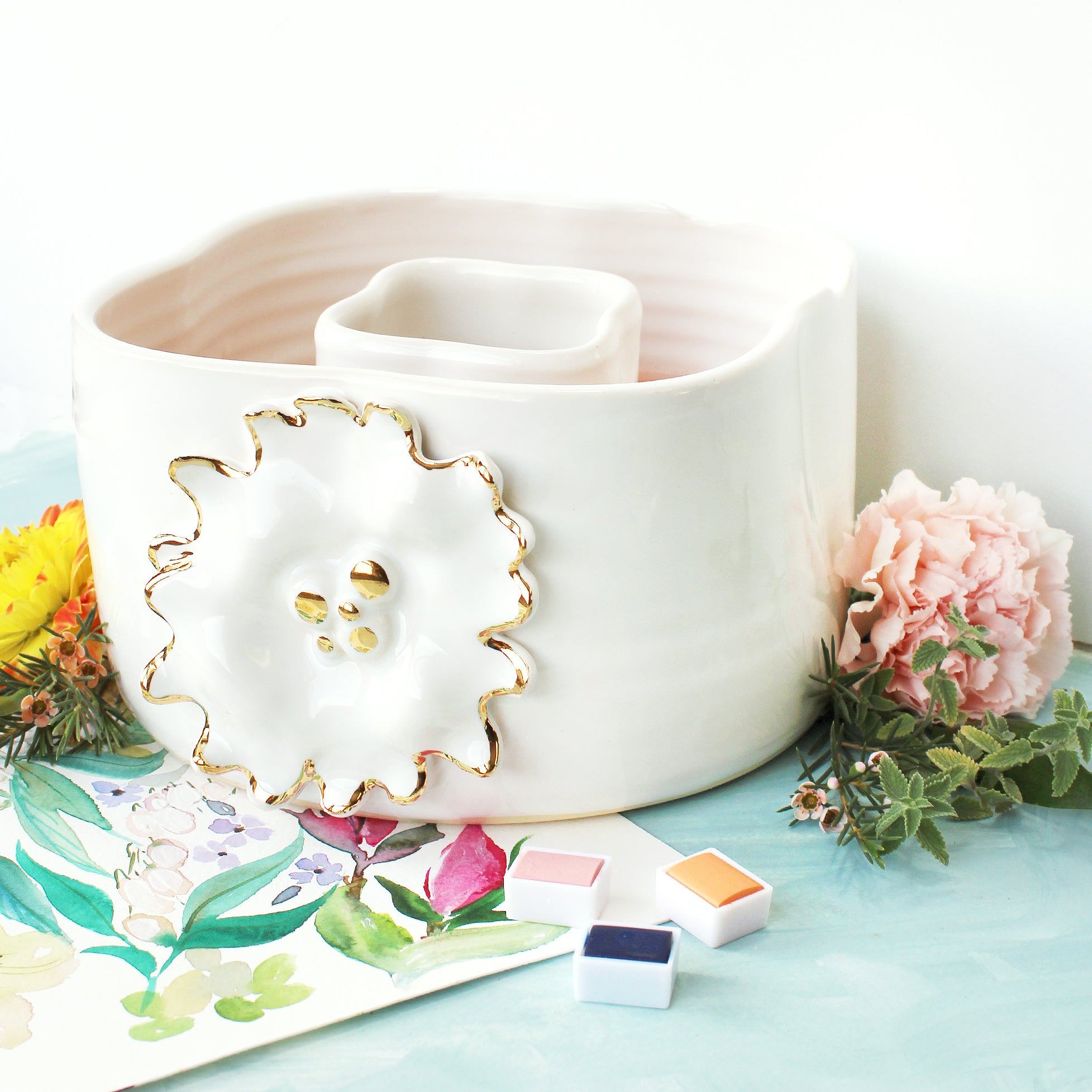 Ceramic Double Well Painter’s Pot – Gold & White Flower